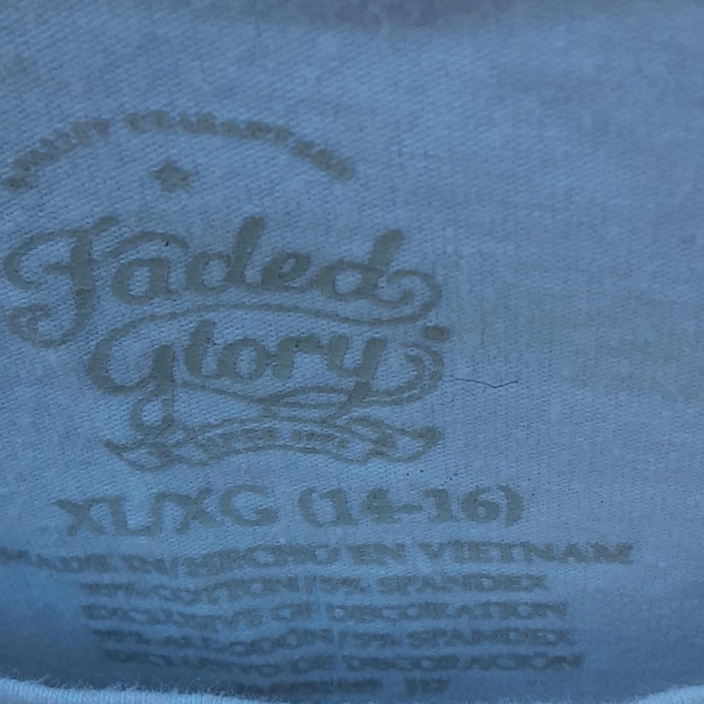 Shirt - Picture 3 of 4